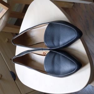 Banana Republic Factory Black professional flats